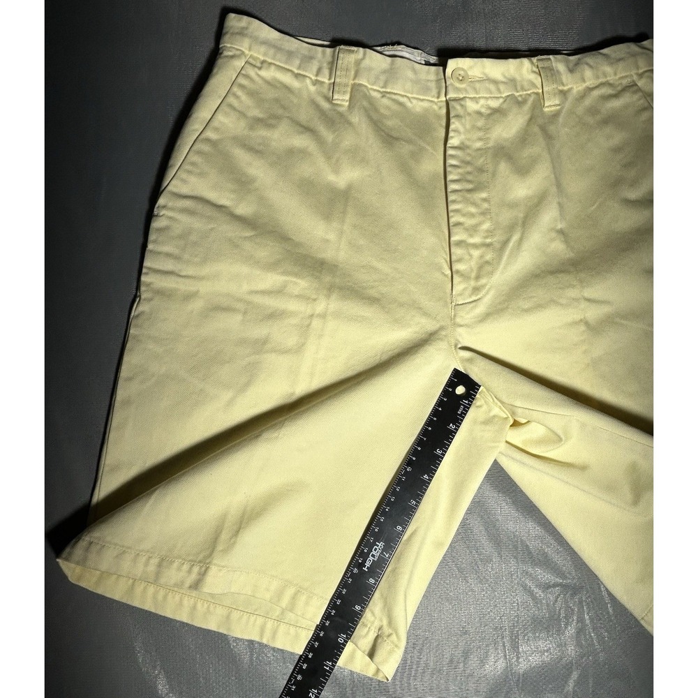 GAP Clean Cut Yellow Shorts Vintage Size 36 - Picture 4 of 11